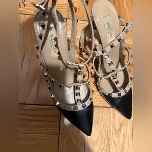 Valentino stunning heel 38.5 like new!